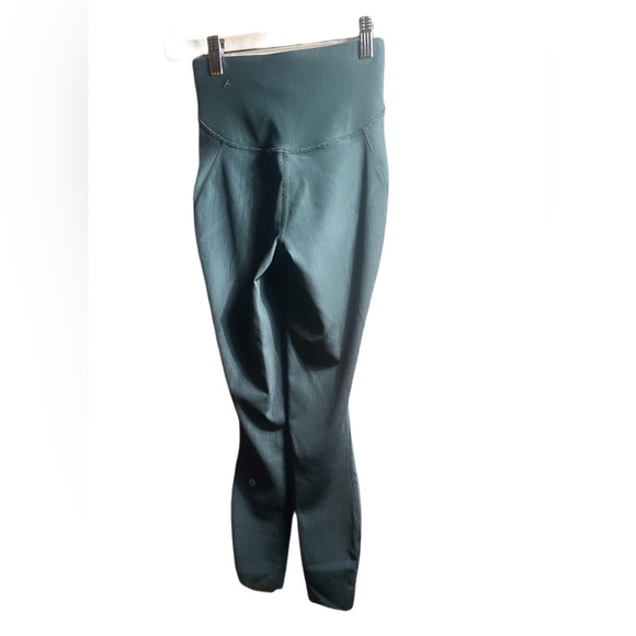 Lululemon Base Pace High-Rise Tight Two-Tone Ribbed
Green Jasper Blue legging 2 - Picture 3 of 3